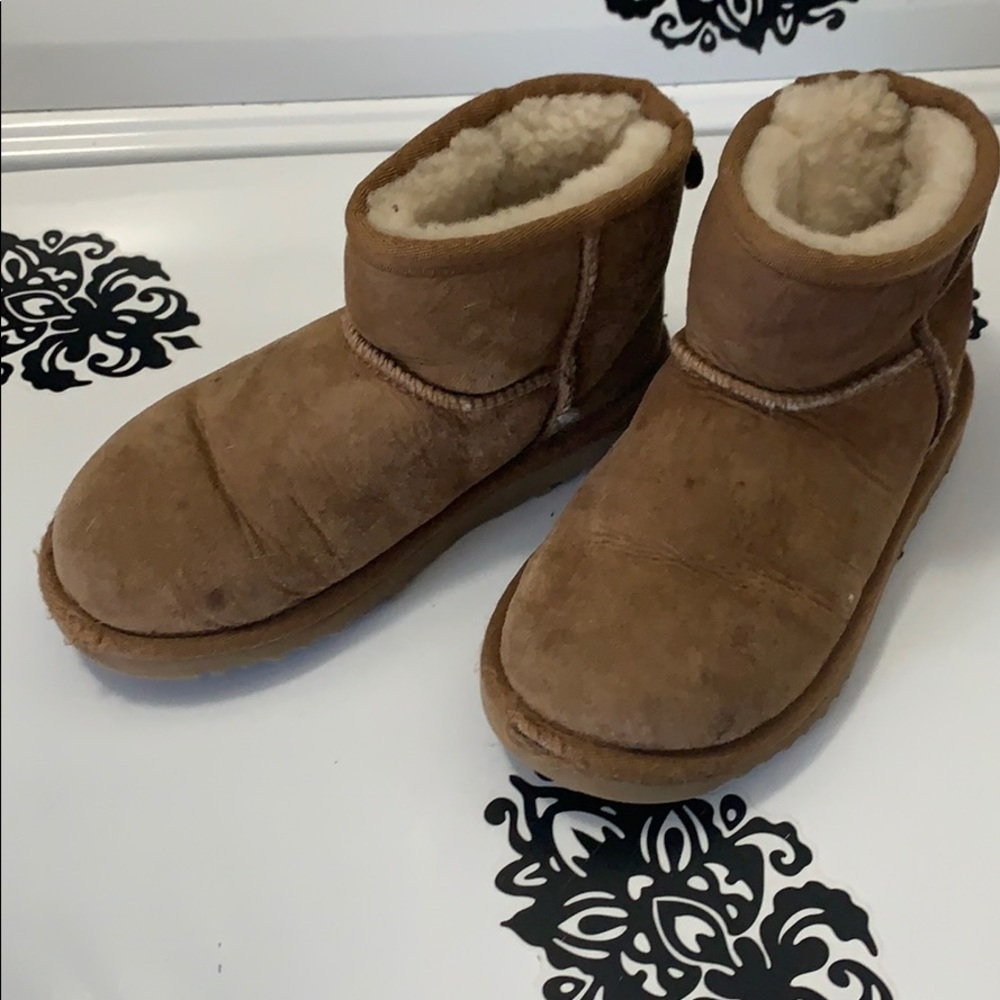 Saved for Bubbie1a - Girls Size 13 Brown Uggs